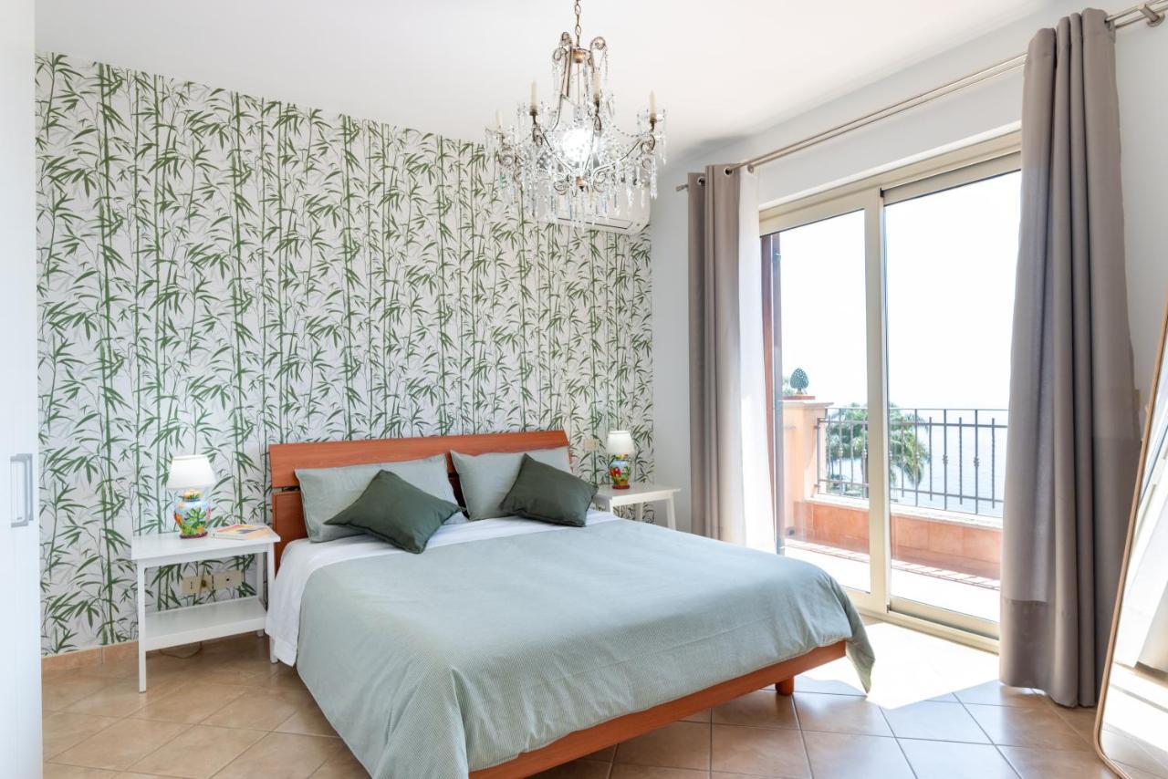 Taormina Panoramic Apartment With Parking Екстер'єр фото