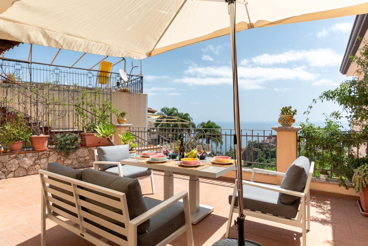 Taormina Panoramic Apartment With Parking Екстер'єр фото