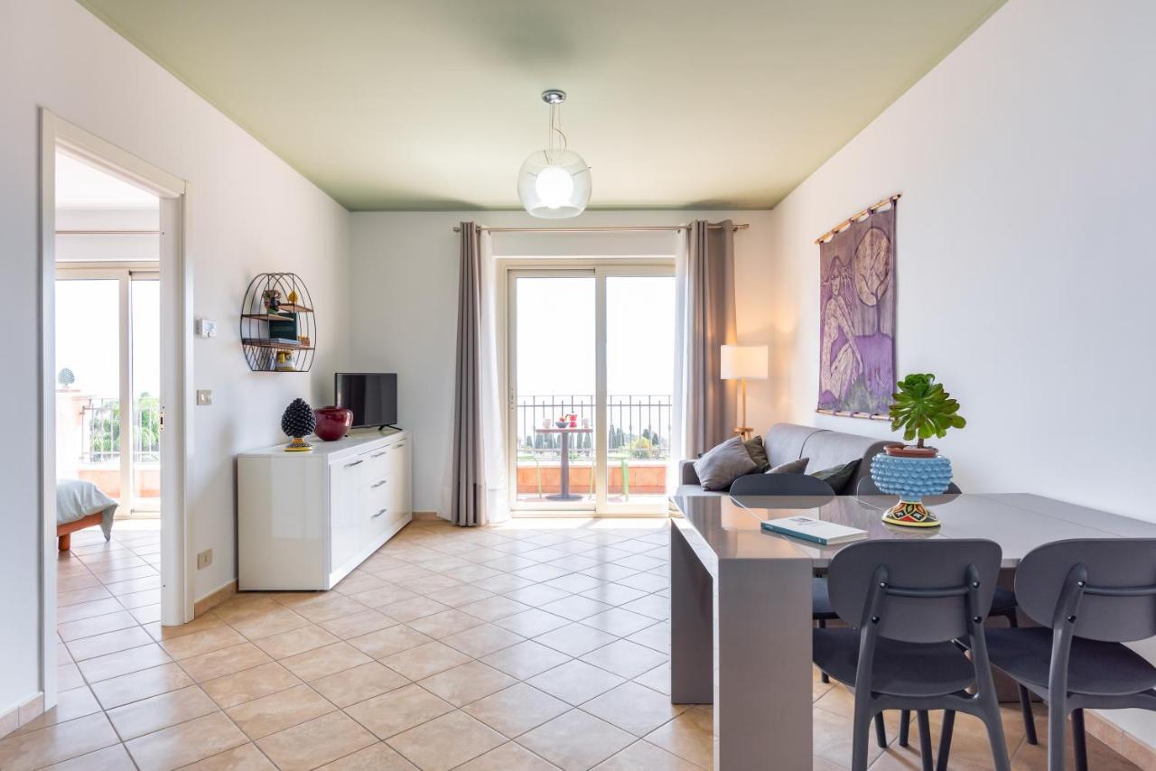 Taormina Panoramic Apartment With Parking Екстер'єр фото