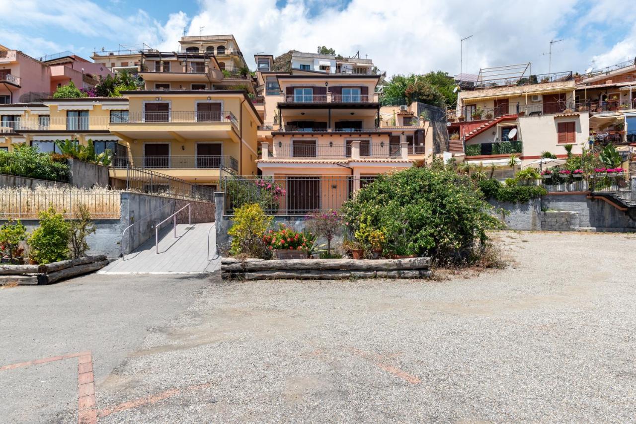 Taormina Panoramic Apartment With Parking Екстер'єр фото